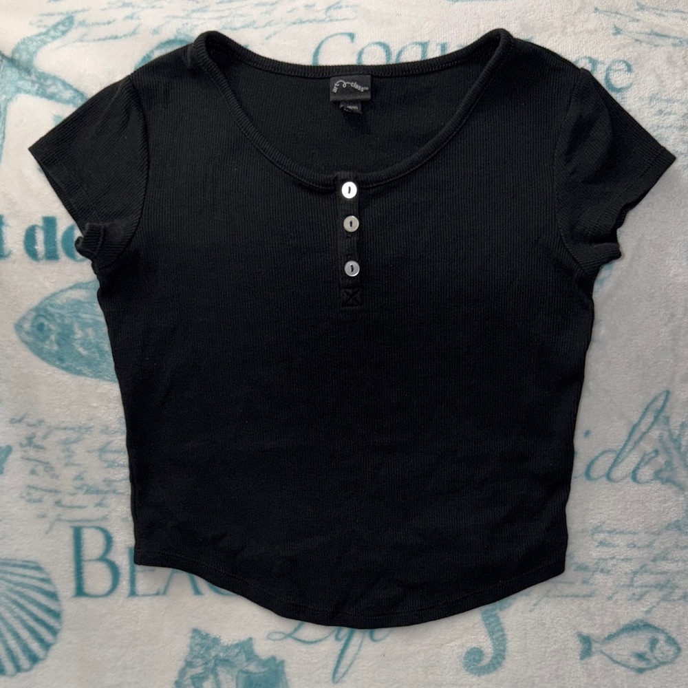 5️⃣ FOR 2️⃣0️⃣ SALE 🏷️ Art Class Girls Black Crop Top with Button Detail Size L